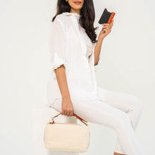 تحميل الصورة في عارض المعرض ، Limited Orange Tether Bag - حقيبة حبل برتقالية محدودة