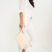 تحميل الصورة في عارض المعرض ، Limited Orange Tether Bag - حقيبة حبل برتقالية محدودة