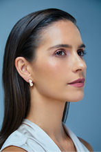 Load image into Gallery viewer, Variants – The Ruby Effect – Sole Earrings
